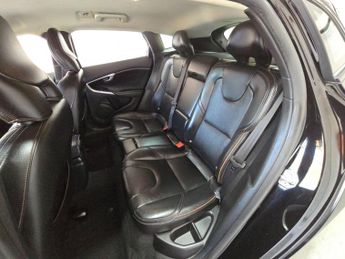 Volvo V40 Cross Country 2.0 D2 Lux Auto Euro 6 (s/s) 5dr