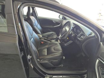 Volvo V40 Cross Country 2.0 D2 Lux Auto Euro 6 (s/s) 5dr
