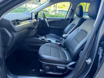 Ford Kuga 2.5 EcoBoost Duratec 14.4kWh Titanium First Edition CVT Euro 6 (