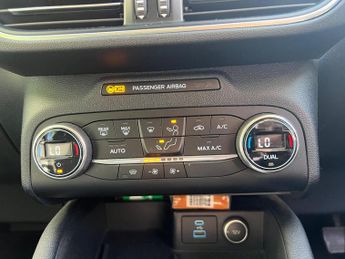 Ford Kuga 2.5 EcoBoost Duratec 14.4kWh Titanium First Edition CVT Euro 6 (