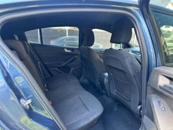 Ford Focus 1.0T EcoBoost MHEV ST-Line DCT Euro 6 (s/s) 5dr