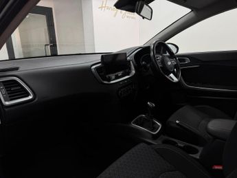 Kia Ceed 1.6 CRDi MHEV 2 NAV Sportswagon 5dr Diesel Hybrid Manual Euro 6 