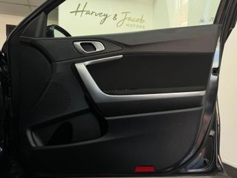 Kia Ceed 1.6 CRDi MHEV 2 NAV Sportswagon Euro 6 (s/s) 5dr