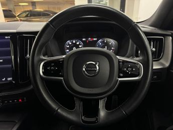 Volvo XC60 2.0 B4 MHEV R-Design Auto AWD Euro 6 (s/s) 5dr