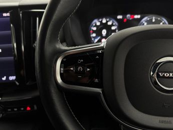Volvo XC60 2.0 B4 MHEV R-Design Auto AWD Euro 6 (s/s) 5dr