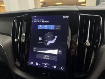 Volvo XC60 2.0 B4 MHEV R-Design Auto AWD Euro 6 (s/s) 5dr