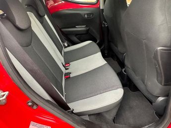 Toyota AYGO 1.0 VVT-i x-play x-shift Euro 6 5dr