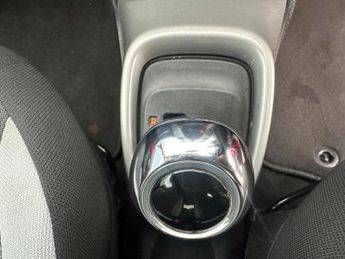Toyota AYGO 1.0 VVT-i x-play x-shift Euro 6 5dr