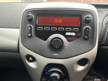 Toyota AYGO 1.0 VVT-i x-play x-shift Euro 6 5dr