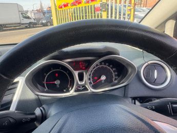 Ford Fiesta 1.4 Zetec 5dr
