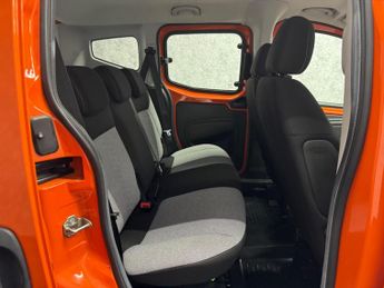 Fiat Qubo 1.3 MultiJet Lounge Dualogic Euro 6 (s/s) 5dr