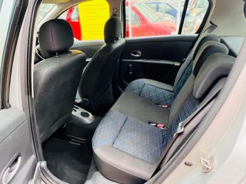 Renault Clio 1.6 VVT Expression 5dr