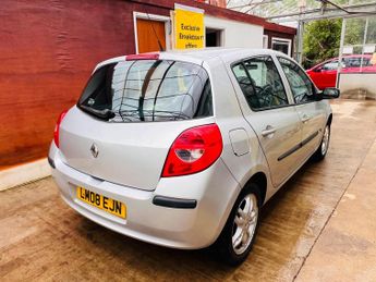 Renault Clio 1.6 VVT Expression 5dr