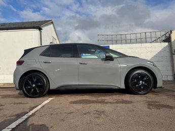 Volkswagen ID.3 Pro Performance 58kWh Life Auto 5dr