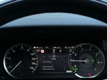 Land Rover Range Rover Evoque 1.5 P300e 12.2kWh R-Dynamic S Auto 4WD Euro 6 (s/s) 5dr