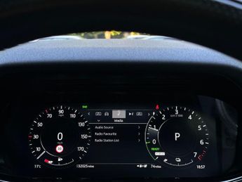 Land Rover Range Rover Evoque 1.5 P300e 12.2kWh R-Dynamic SE Auto 4WD Euro 6 (s/s) 5dr