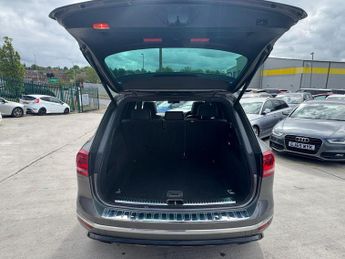 Volkswagen Touareg 3.0 TDI V6 BlueMotion Tech R-Line Tiptronic 4WD Euro 6 (s/s) 5dr
