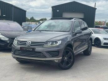 Volkswagen Touareg 3.0 TDI V6 BlueMotion Tech R-Line Tiptronic 4WD Euro 6 (s/s) 5dr