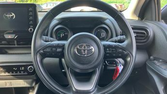 Toyota Yaris 1.5 VVT-h Design E-CVT Euro 6 (s/s) 5dr