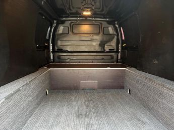 Vauxhall Vivaro 2.0 Turbo D 3100 Elite Auto L2 H1 Euro 6 (s/s) 5dr