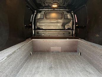 Vauxhall Vivaro 2.0 Turbo D 3100 Elite Auto L2 H1 Euro 6 (s/s) 5dr