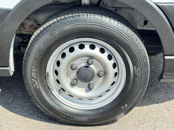 Ford Transit 2.0 350 EcoBlue Leader FWD L3 H3 Euro 6 (s/s) 5dr