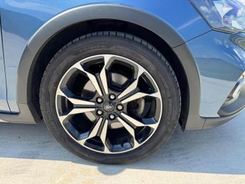 Ford Focus 1.0T EcoBoost Active X Auto Euro 6 (s/s) 5dr