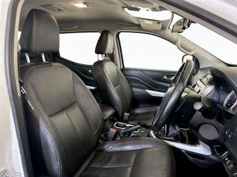 Nissan Navara 2.3 dCi Tekna 4WD Euro 6 (s/s) 4dr