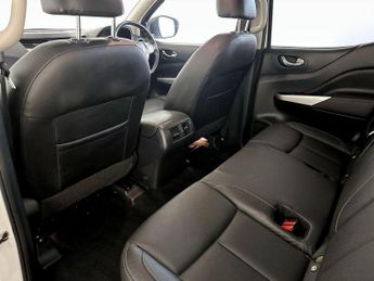 Nissan Navara 2.3 dCi Tekna 4WD Euro 6 (s/s) 4dr