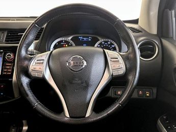 Nissan Navara 2.3 dCi Tekna 4WD Euro 6 (s/s) 4dr