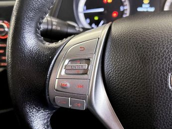 Nissan Navara 2.3 dCi Tekna 4WD Euro 6 (s/s) 4dr