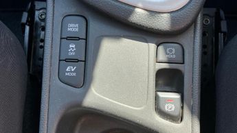 Toyota Yaris 1.5 VVT-h Design E-CVT Euro 6 (s/s) 5dr