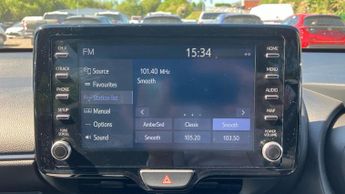 Toyota Yaris 1.5 VVT-h Design E-CVT Euro 6 (s/s) 5dr