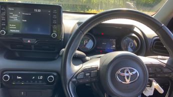 Toyota Yaris 1.5 VVT-h Design E-CVT Euro 6 (s/s) 5dr