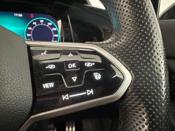 Volkswagen Golf 1.5 eTSI MHEV R-Line DSG Euro 6 (s/s) 5dr
