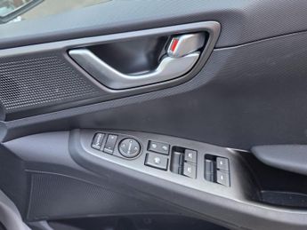 Hyundai IONIQ 38.3kWh Premium Auto 5dr