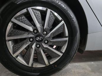 Hyundai IONIQ 38.3kWh Premium Auto 5dr