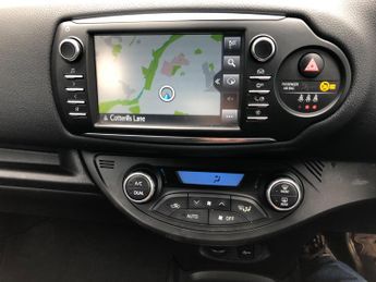 Toyota Yaris 1.5 VVT-h GR SPORT E-CVT Euro 6 (s/s) 5dr
