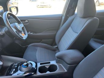 Nissan Leaf 40kWh Acenta Auto 5dr