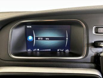 Volvo V40 Cross Country 2.0 D3 Pro Euro 6 (s/s) 5dr