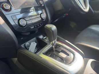 Nissan Qashqai 1.6 dCi Tekna XTRON 2WD Euro 5 (s/s) 5dr