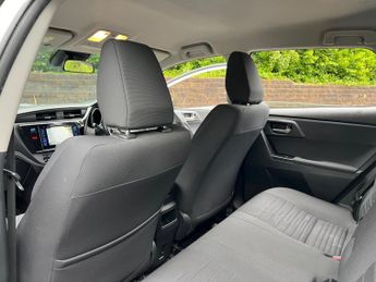 Toyota Auris 1.8 VVT-h Icon Tech CVT Euro 6 (s/s) 5dr