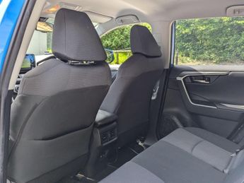 Toyota RAV4 2.5 VVT-h Design CVT Euro 6 (s/s) 5dr