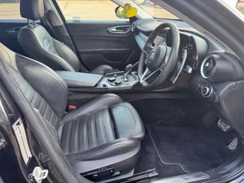 Alfa Romeo Giulia 2.0T Veloce Auto Euro 6 (s/s) 4dr