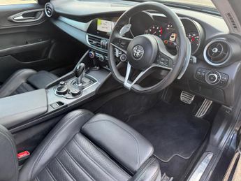 Alfa Romeo Giulia 2.0T Veloce Auto Euro 6 (s/s) 4dr