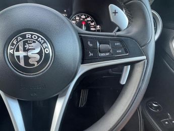 Alfa Romeo Giulia 2.0T Veloce Auto Euro 6 (s/s) 4dr