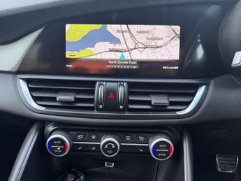 Alfa Romeo Giulia 2.0T Veloce Auto Euro 6 (s/s) 4dr