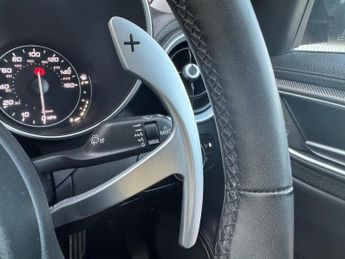 Alfa Romeo Giulia 2.0T Veloce Auto Euro 6 (s/s) 4dr