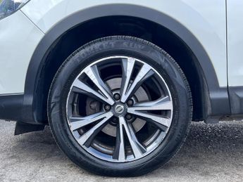 Nissan Qashqai 1.6 dCi N-Connecta XTRON Euro 6 (s/s) 5dr