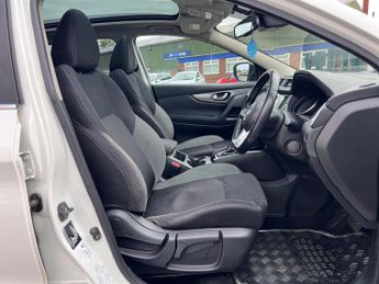 Nissan Qashqai 1.6 dCi N-Connecta XTRON Euro 6 (s/s) 5dr
